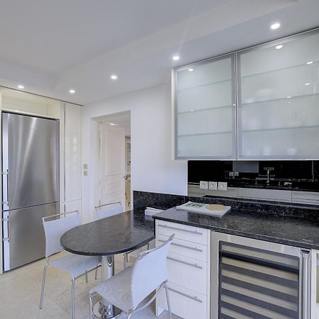 Carlton Riviera كان المظهر الخارجي الصورة