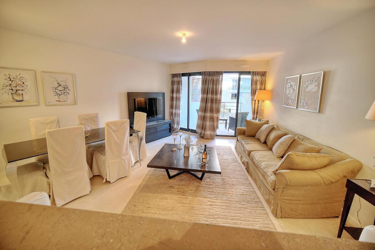 Carlton Riviera كان المظهر الخارجي الصورة