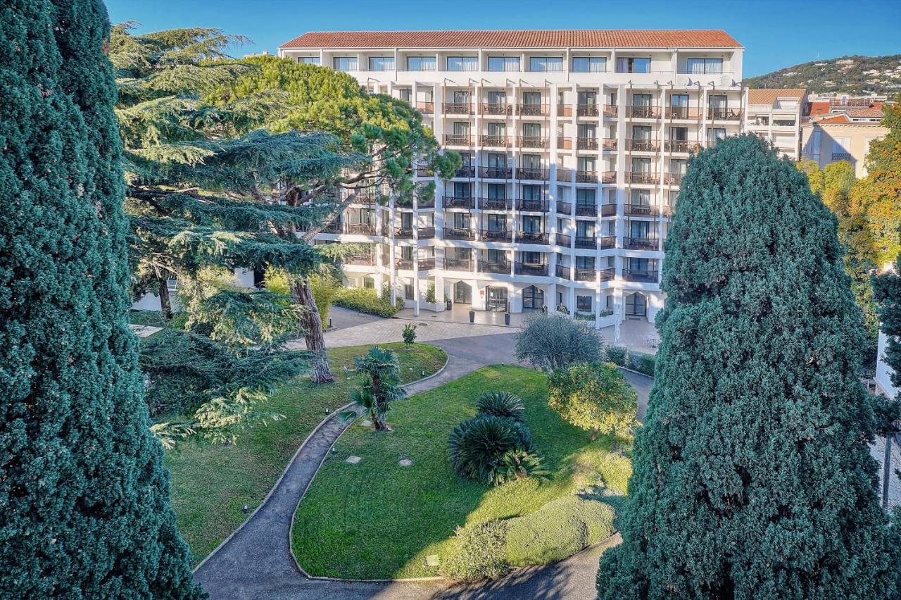 Carlton Riviera كان المظهر الخارجي الصورة