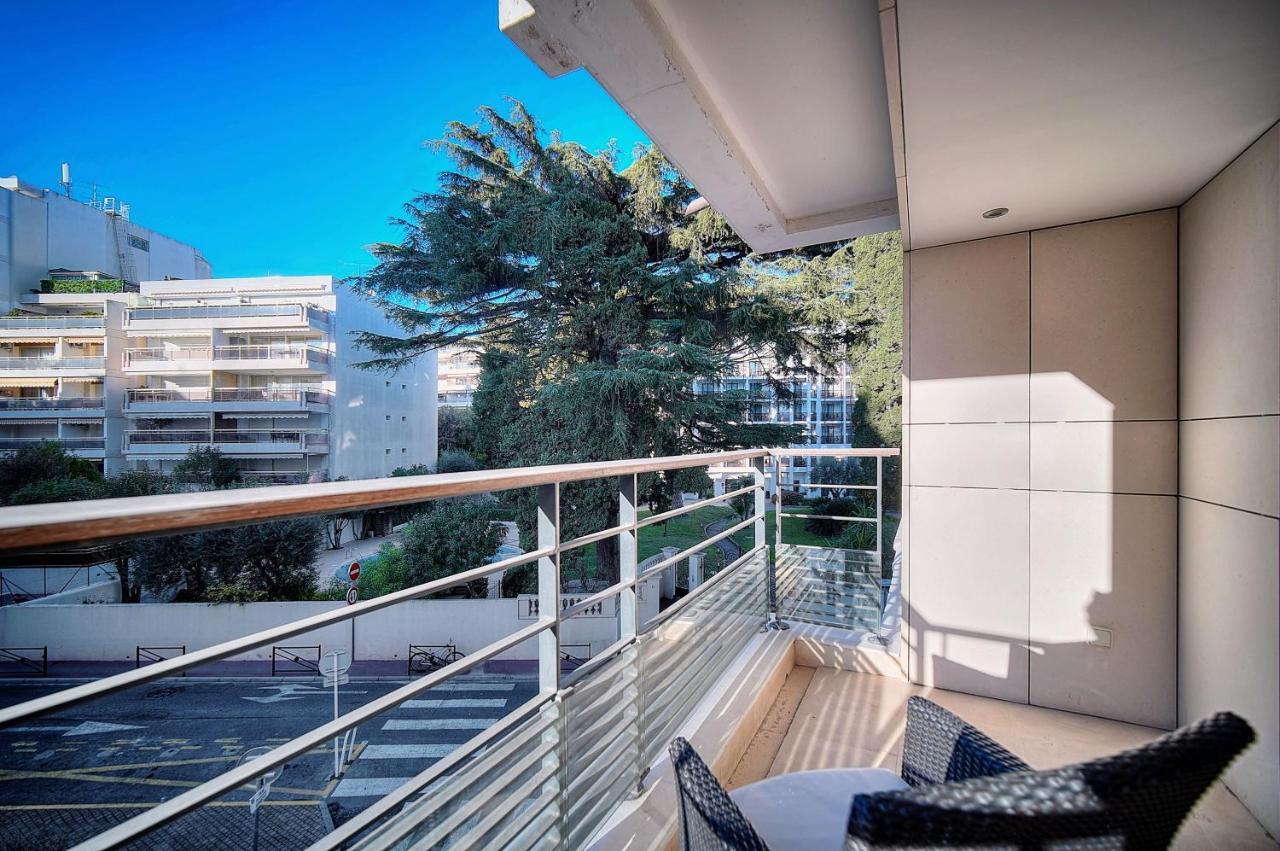 Carlton Riviera كان المظهر الخارجي الصورة