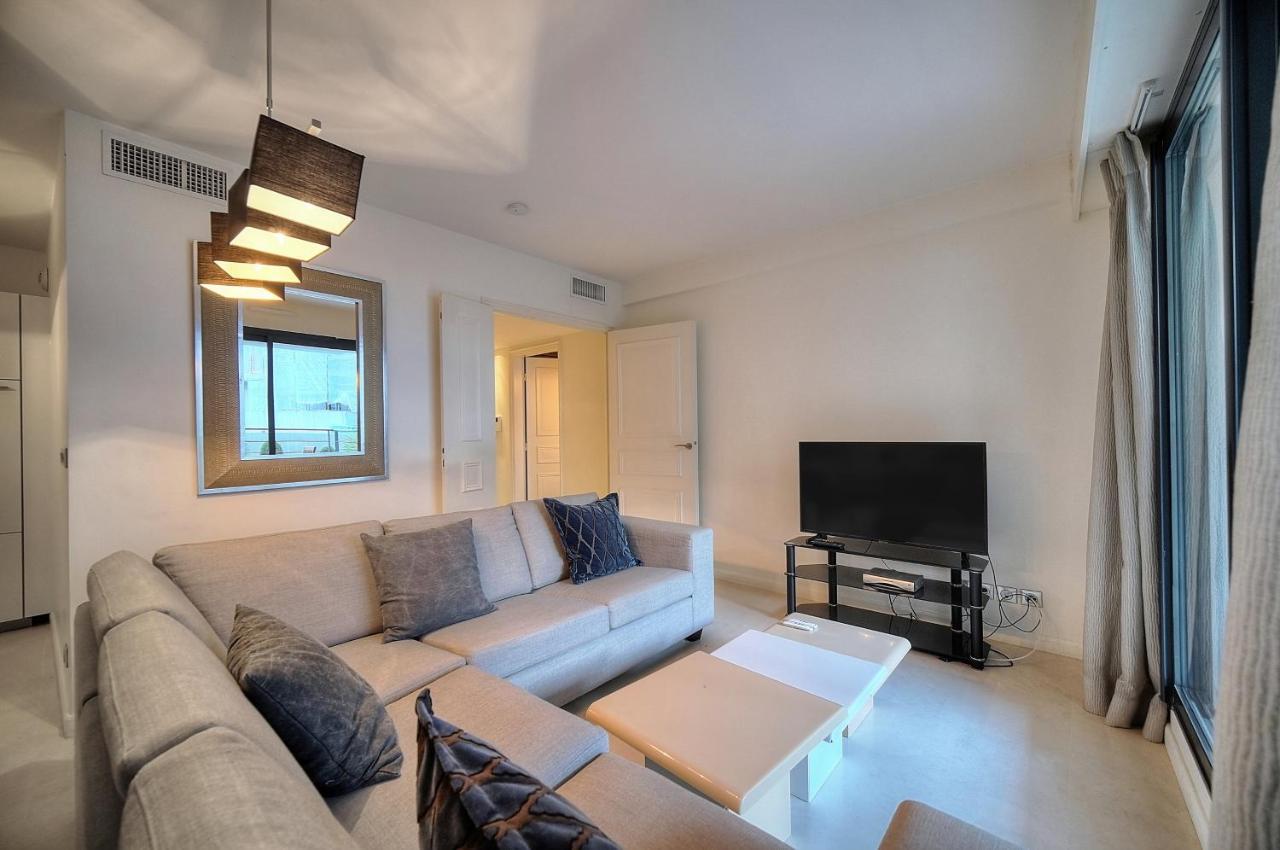 Carlton Riviera كان المظهر الخارجي الصورة
