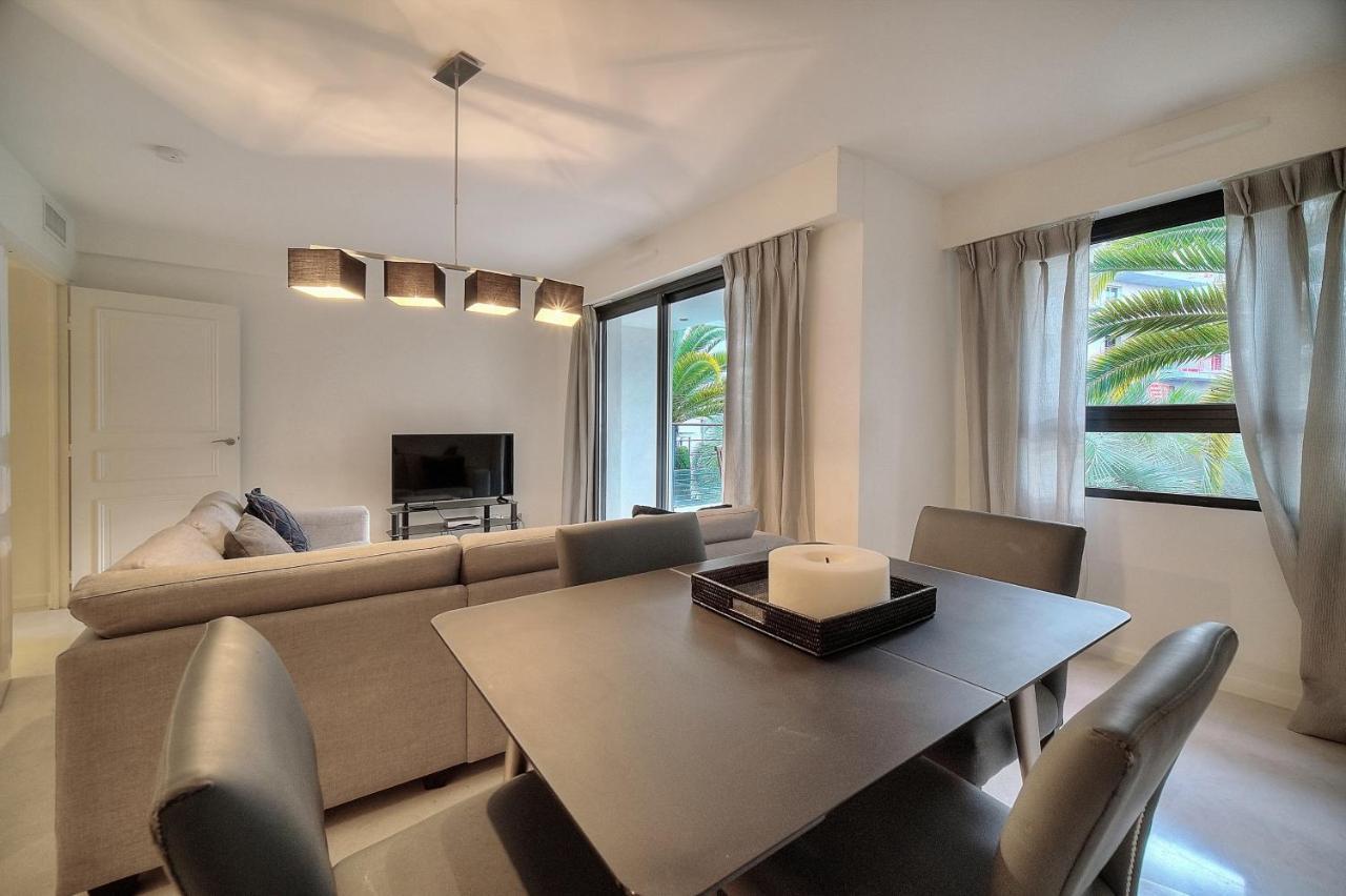 Carlton Riviera كان المظهر الخارجي الصورة