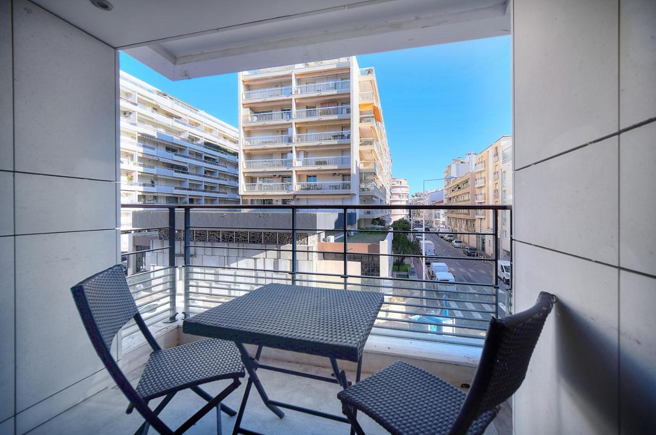 Carlton Riviera كان المظهر الخارجي الصورة