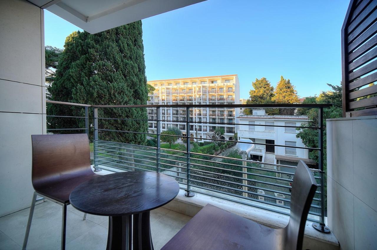Carlton Riviera كان المظهر الخارجي الصورة