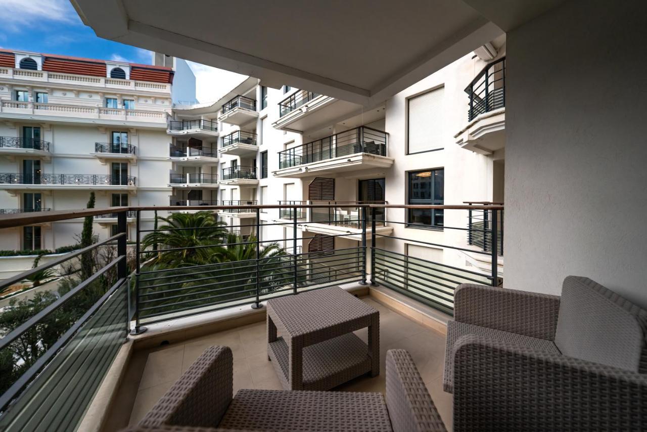 Carlton Riviera كان المظهر الخارجي الصورة