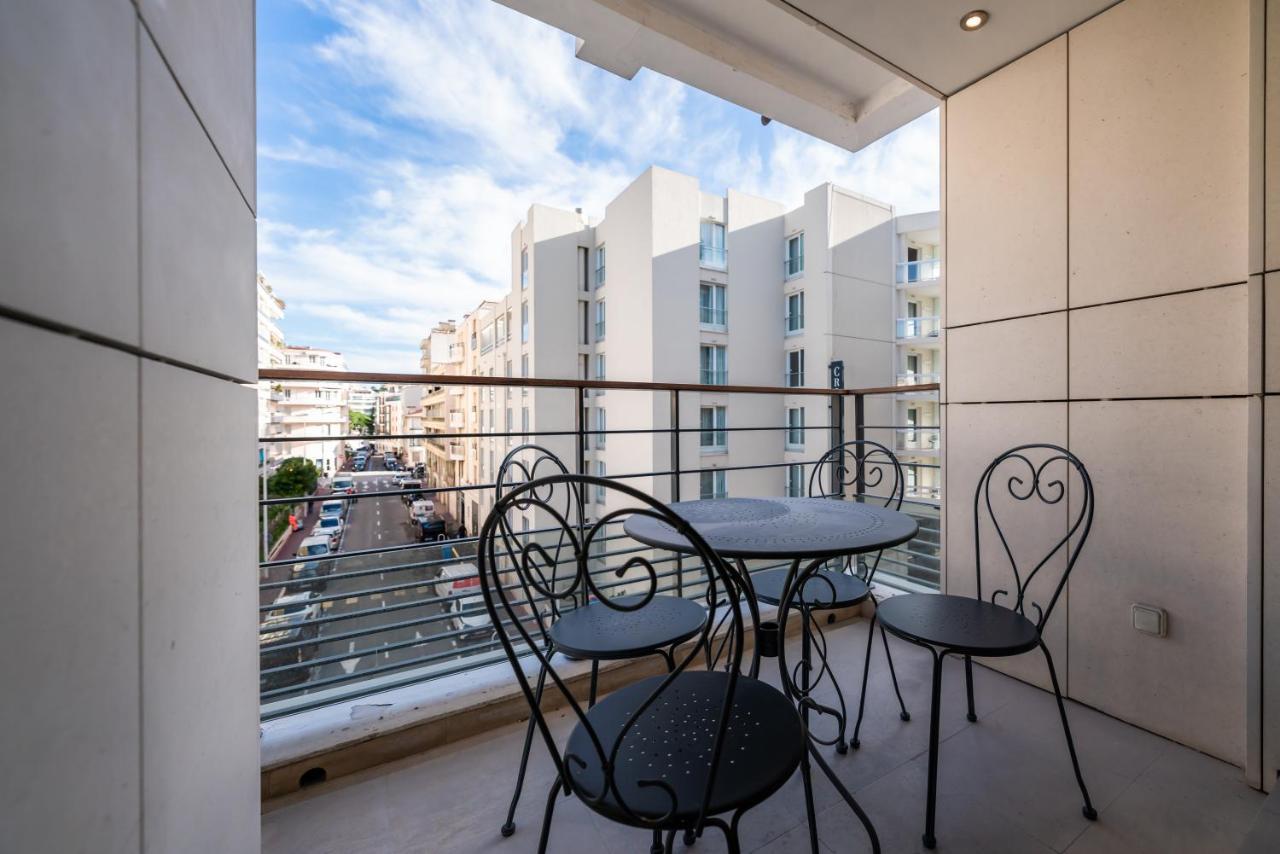 Carlton Riviera كان المظهر الخارجي الصورة