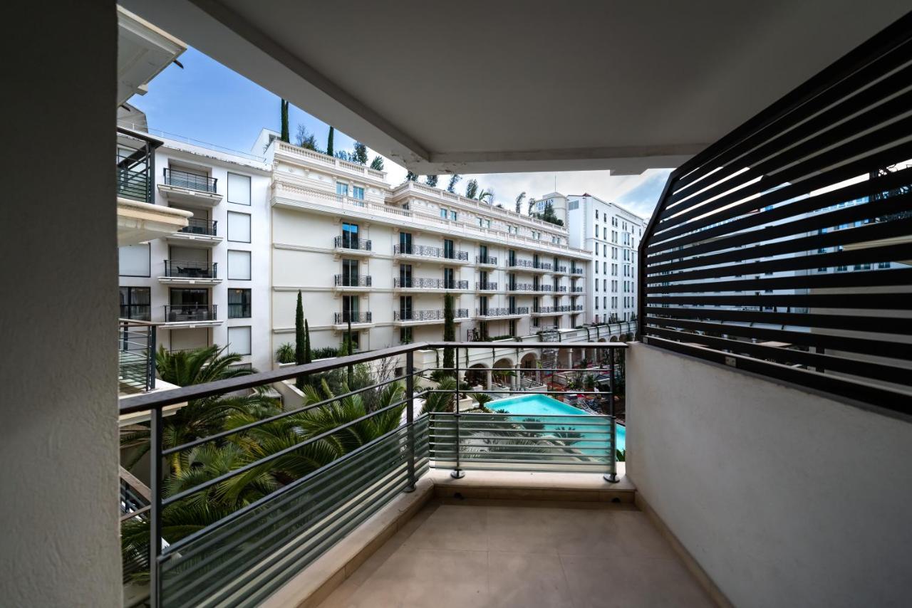 Carlton Riviera كان المظهر الخارجي الصورة