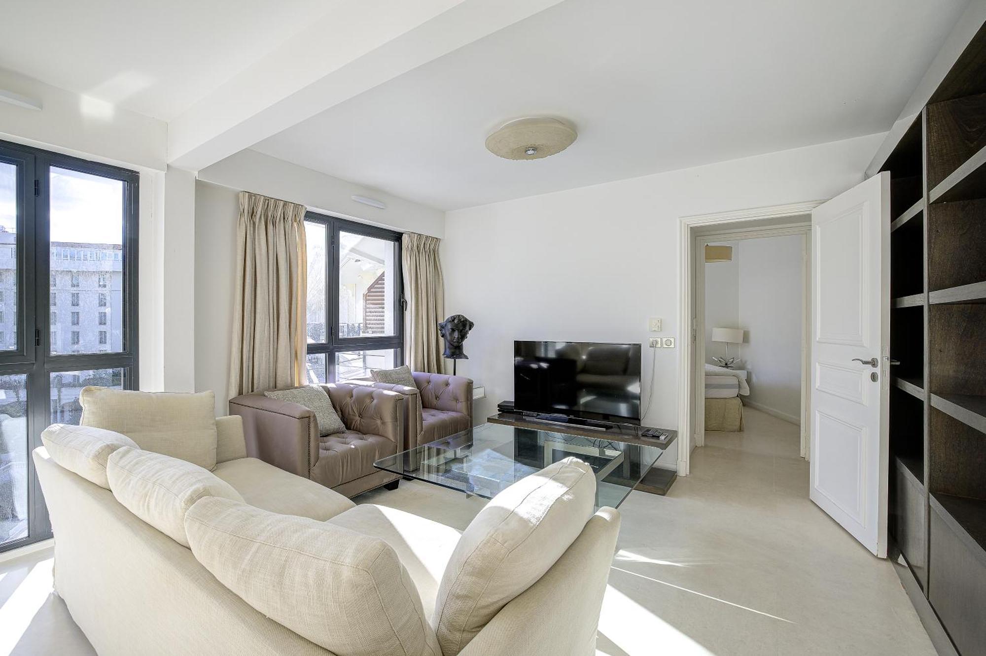Carlton Riviera كان المظهر الخارجي الصورة