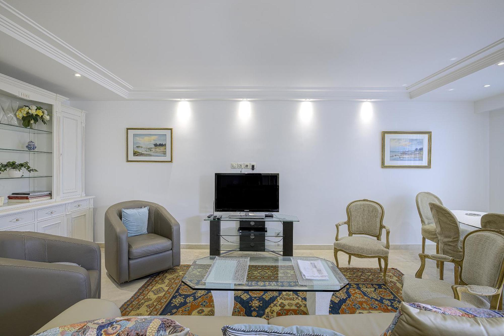 Carlton Riviera كان المظهر الخارجي الصورة