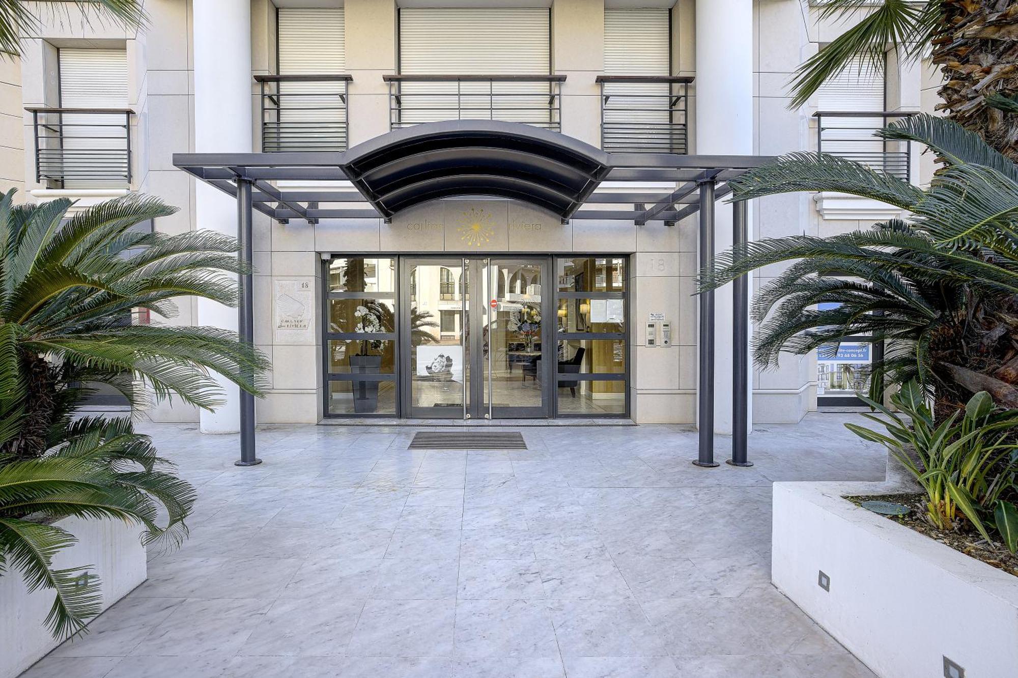 Carlton Riviera كان المظهر الخارجي الصورة